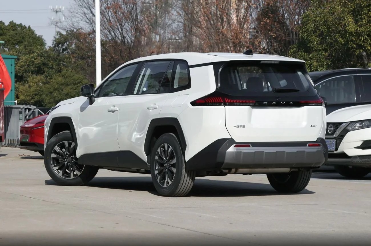 Toyota RAV4 Hybrid 2.0L 2WD Luxury Edition 2026
