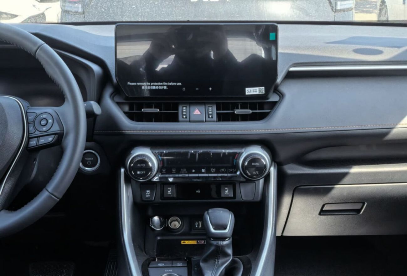 Toyota RAV4 Hybrid 2.5L E-CVT 4WD 2026