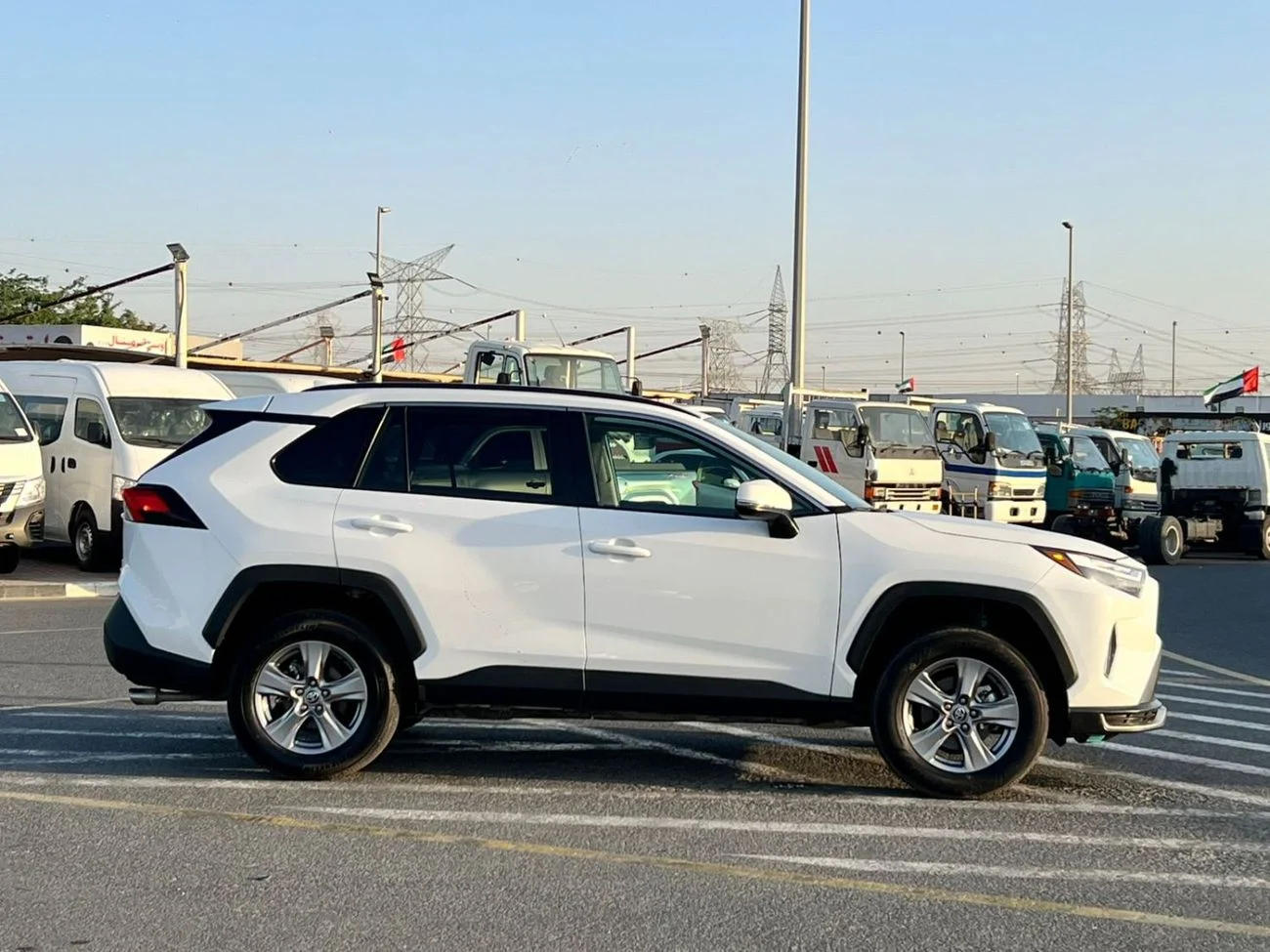 Toyota Rav4 XLE Full Option 2.5L V4  2026 _ WHITE