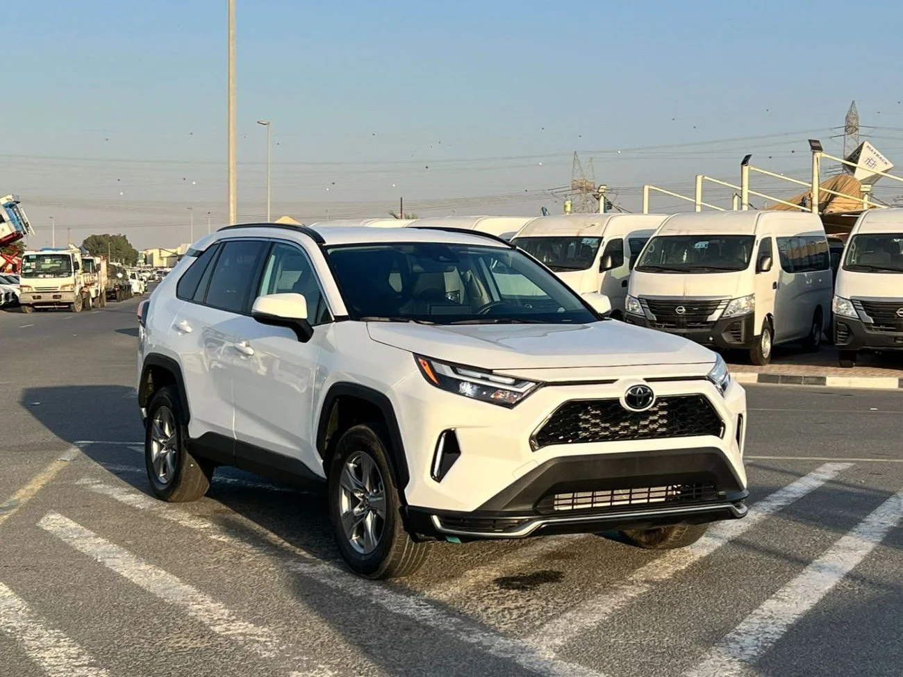 Toyota Rav4 XLE Full Option 2.5L V4  2026 _ WHITE