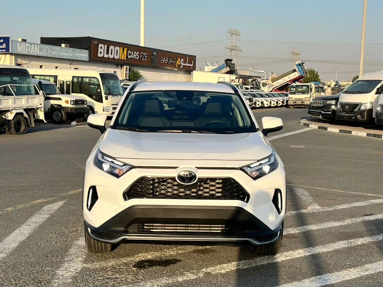 Toyota Rav4 XLE Full Option 2.5L V4  2026 _ WHITE