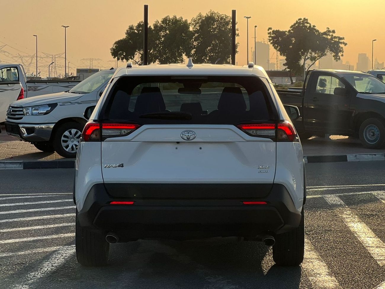 Toyota Rav4 XLE Full Option 2.5L V4  2026 _ WHITE