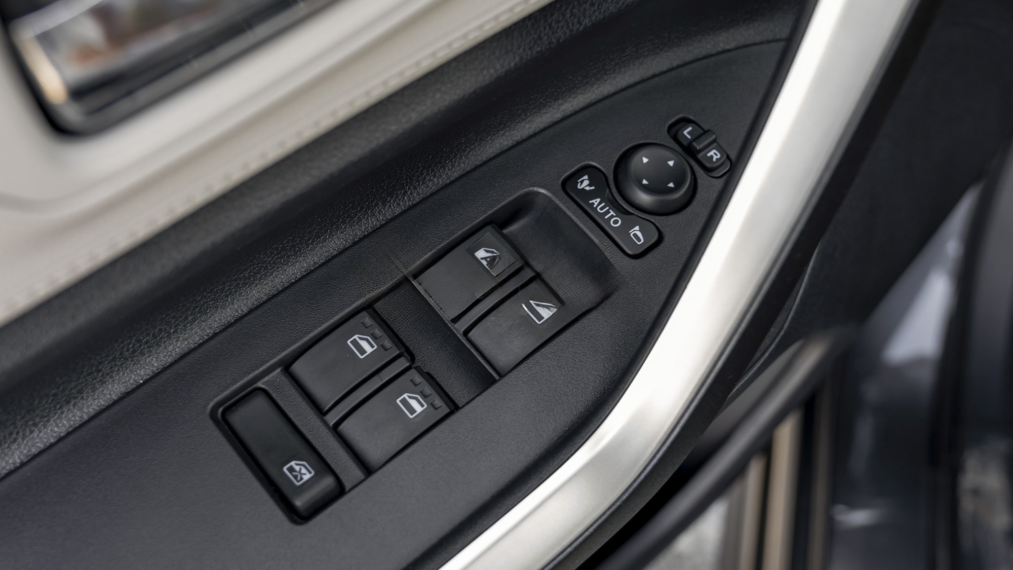 TOYOTA VELOZ 1.5P AT MY2025 – GREY